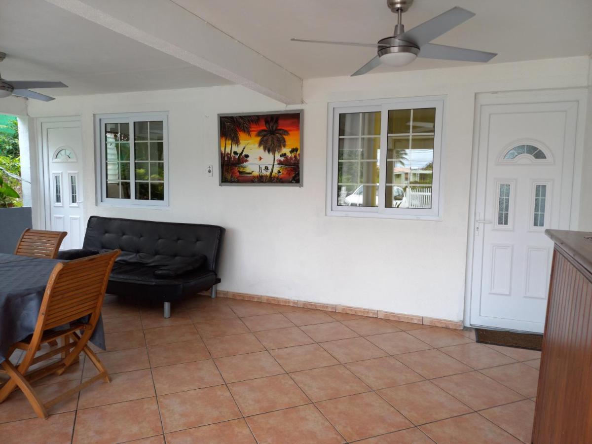 Ferienwohnung Coquet F2 Climatise Avec Piscine Au Lamentin Le Lamentin Exterior foto