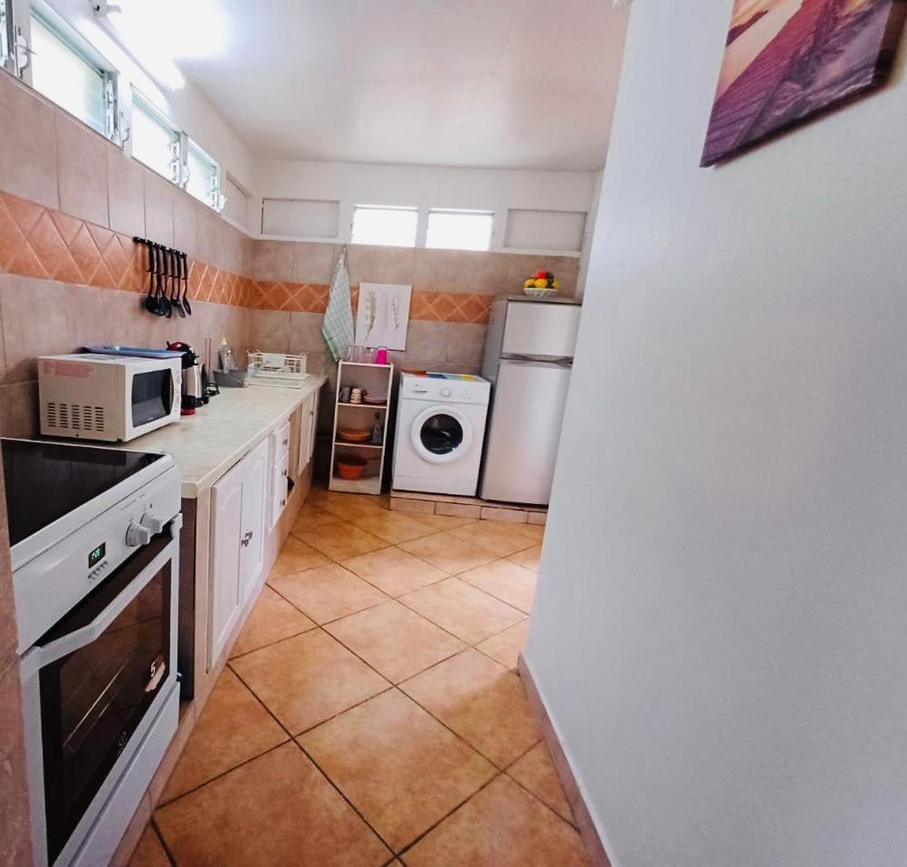 Ferienwohnung Coquet F2 Climatise Avec Piscine Au Lamentin Le Lamentin Exterior foto
