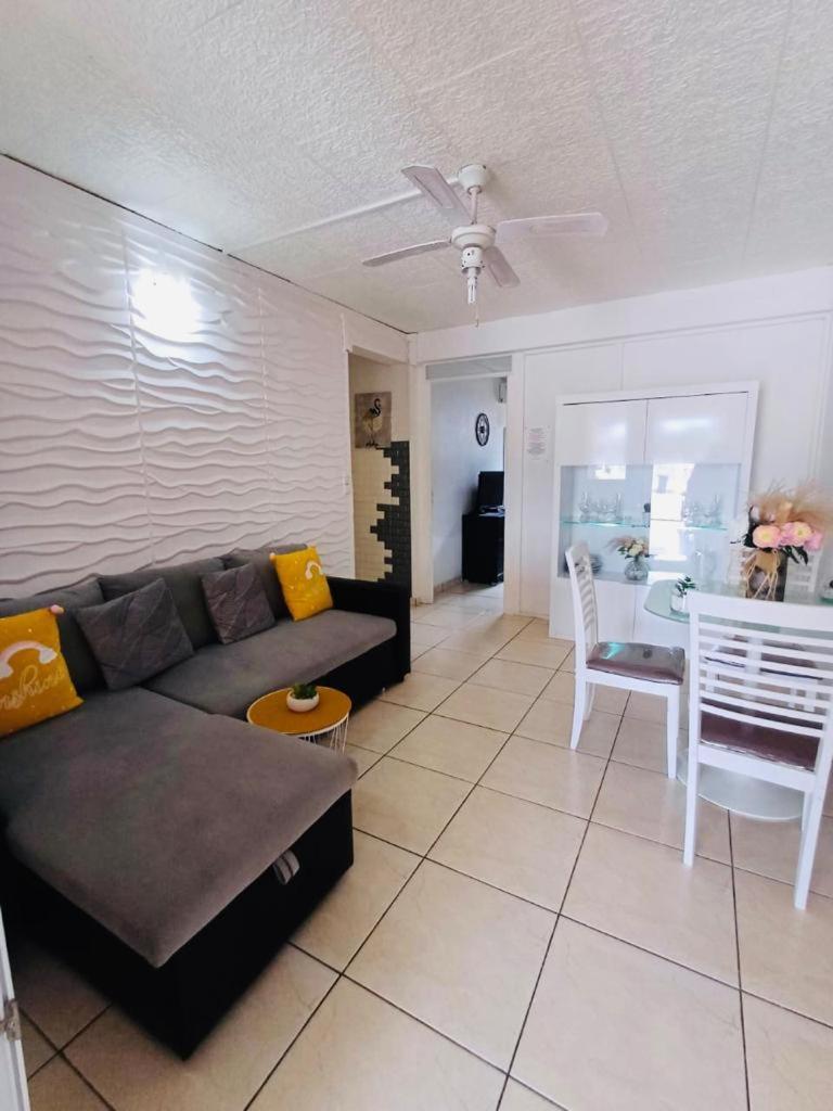 Ferienwohnung Coquet F2 Climatise Avec Piscine Au Lamentin Le Lamentin Exterior foto
