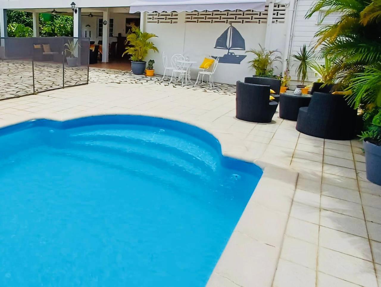 Ferienwohnung Coquet F2 Climatise Avec Piscine Au Lamentin Le Lamentin Exterior foto